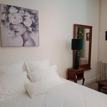 Domaine De Pladuc Bed & Breakfast Lachaise Luaran gambar