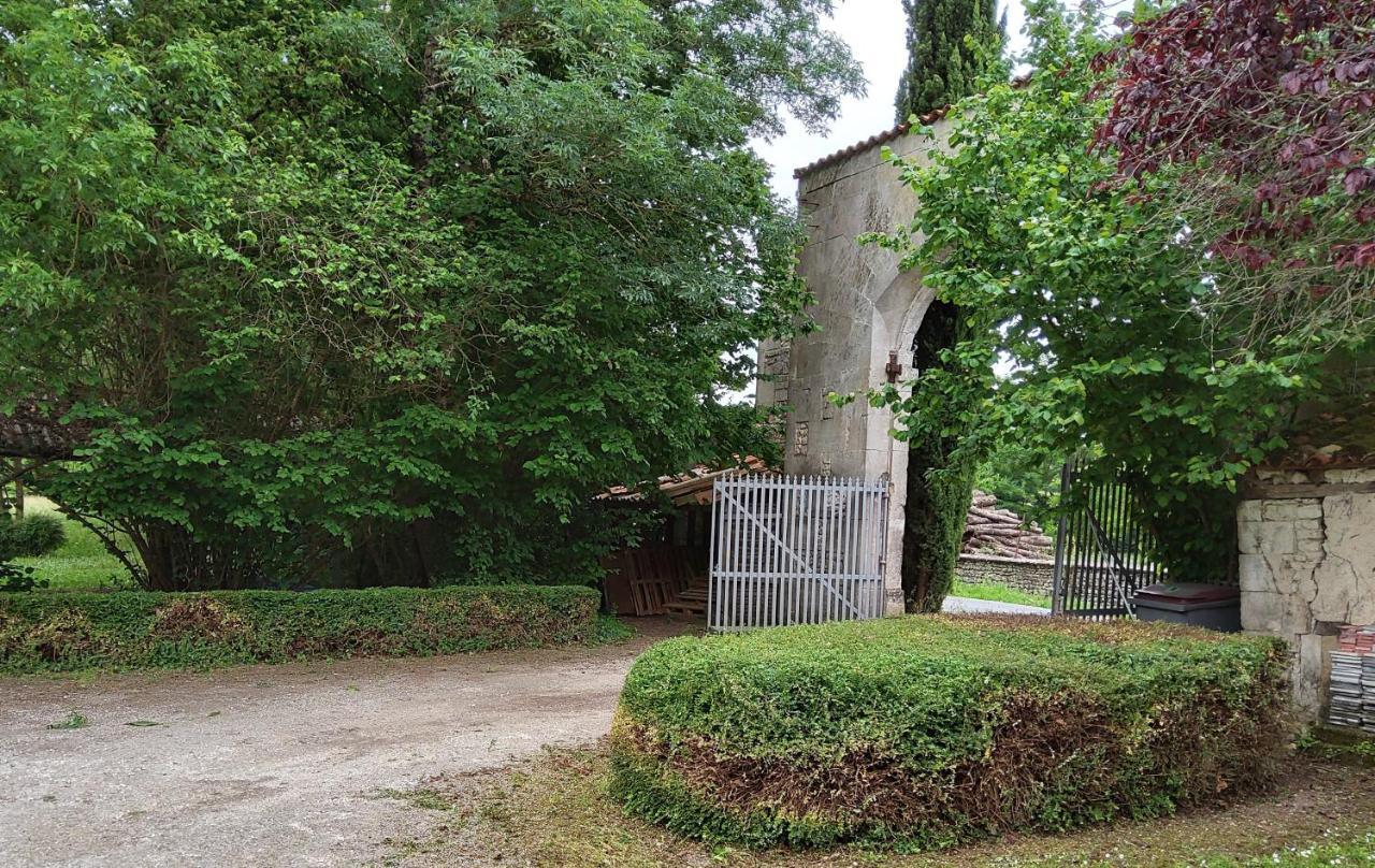 Domaine De Pladuc Bed & Breakfast Lachaise Luaran gambar
