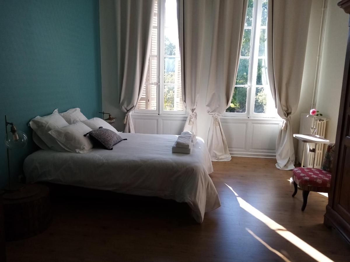 Domaine De Pladuc Bed & Breakfast Lachaise Luaran gambar