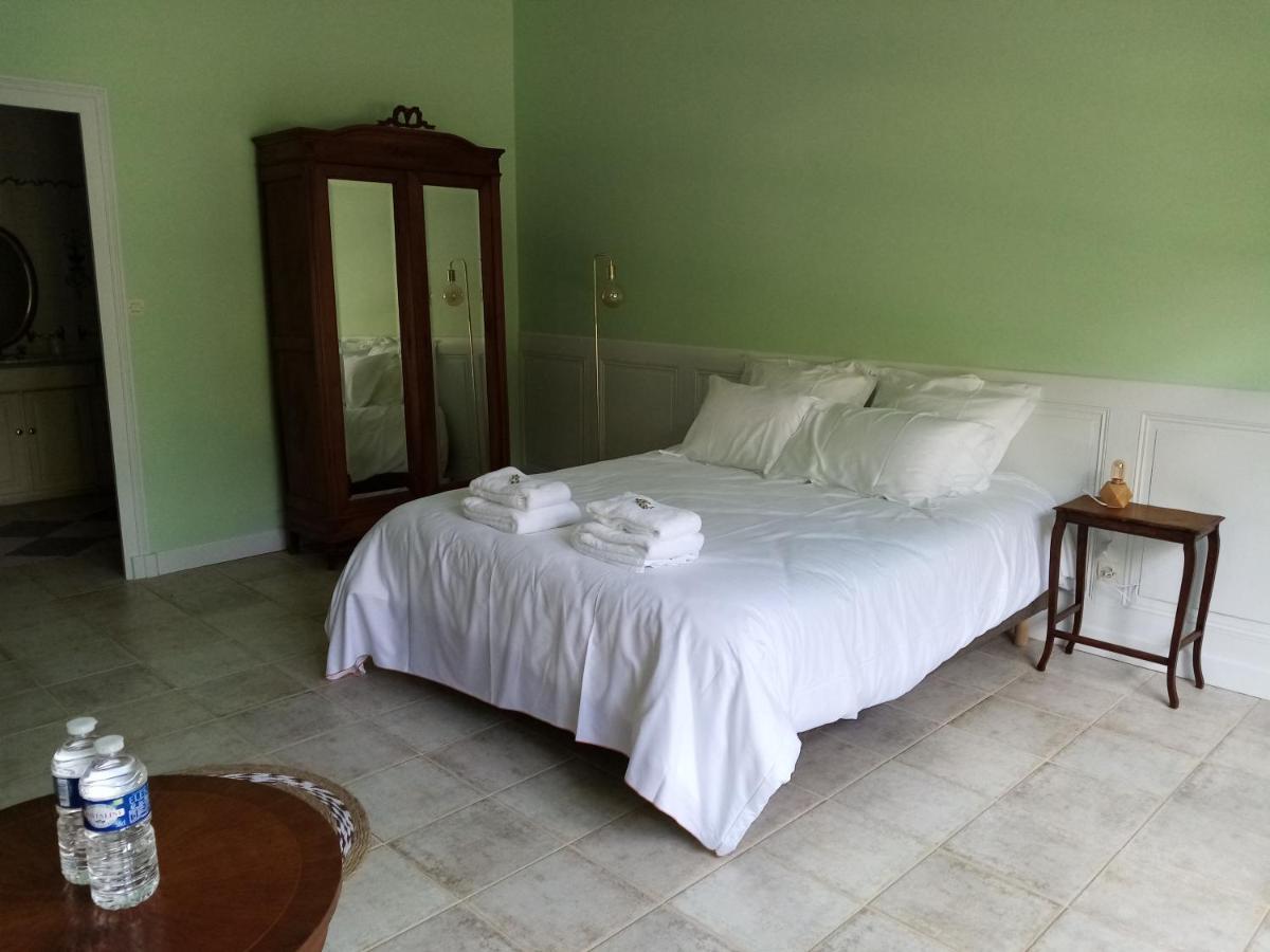 Domaine De Pladuc Bed & Breakfast Lachaise Bilik gambar