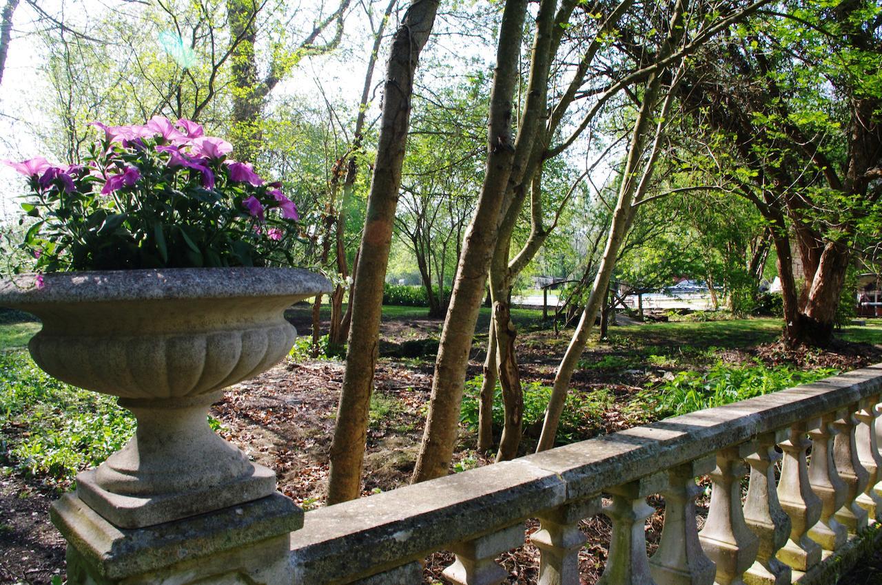 Domaine De Pladuc Bed & Breakfast Lachaise Luaran gambar