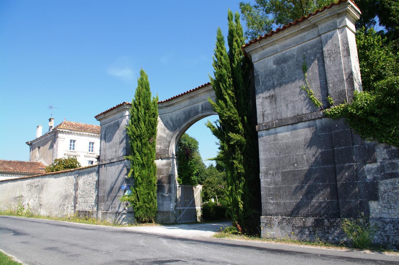 Domaine De Pladuc Bed & Breakfast Lachaise Luaran gambar